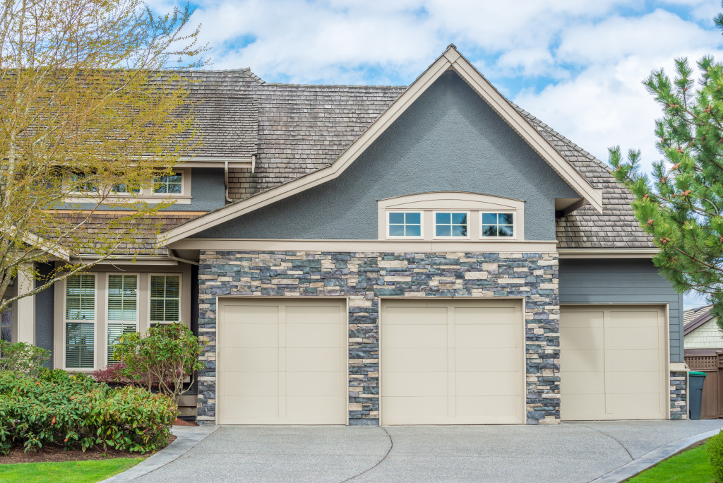 curb side view of a house